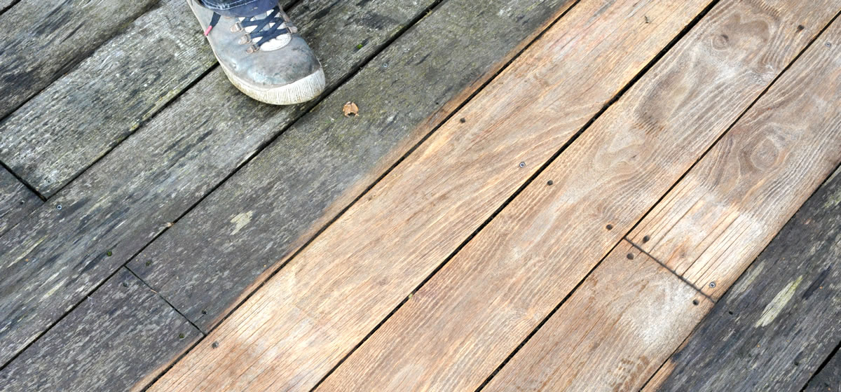 Nettoyage professionnel de terrasse en bois par BeWax