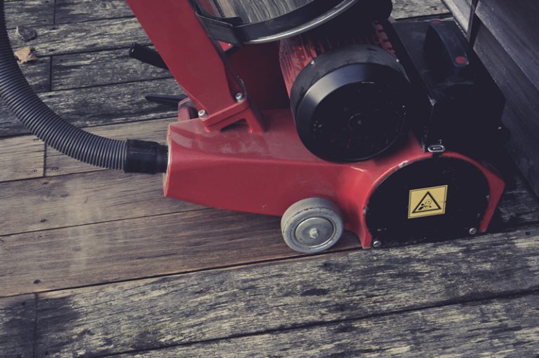 Résultats de nettoyage de terrasse en bois par BeWax